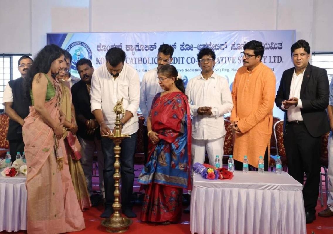 ಕದ್ರಿ ಮಾರ್ಕೆಟ್ನಲ್ಲಿ ಕೊಂಕಣ್ ಕ್ಯಾಥೊಲಿಕ್ ಕ್ರೆಡಿಟ್ ಕೋ-ಆಪರೇಟಿವ್ ಸೊಸೈಟಿಯ ಪ್ರಧಾನ ಶಾಖೆ ಉದ್ಘಾಟನೆ - News Karnataka