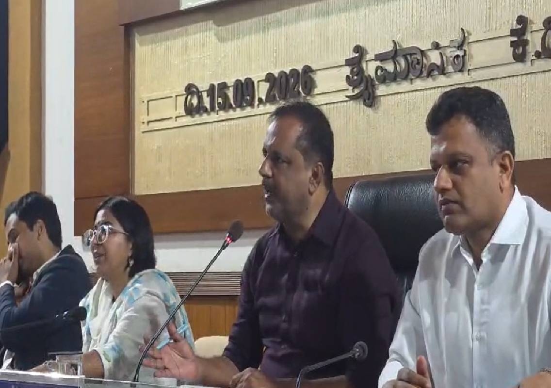 ದಕ್ಷಿಣ ಕನ್ನಡ ಕೆಡಿಪಿ ಸಭೆಯಲ್ಲಿ ಹೈಡ್ರಾಮಾ; ಉಸ್ತುವಾರಿ ಸಚಿವ ಯು.ಟಿ ಖಾದರ್ ವಿರುದ್ಧ ಮುಗಿ ಬಿದ್ದ ಬಿಜೆಪಿ ಶಾಸಕರು! - News Karnataka
