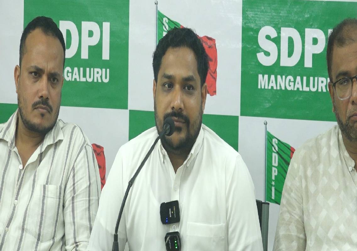 “ನಾವು ಯಾವ ಆಯುಧ ಪ್ರದರ್ಶನ ಮಾಡಿಲ್ಲ” : VHP ಆರೋಪಕ್ಕೆ ರಿಯಾಝ್ ಕಡಂಬು ತಿರುಗೇಟು - News Karnataka