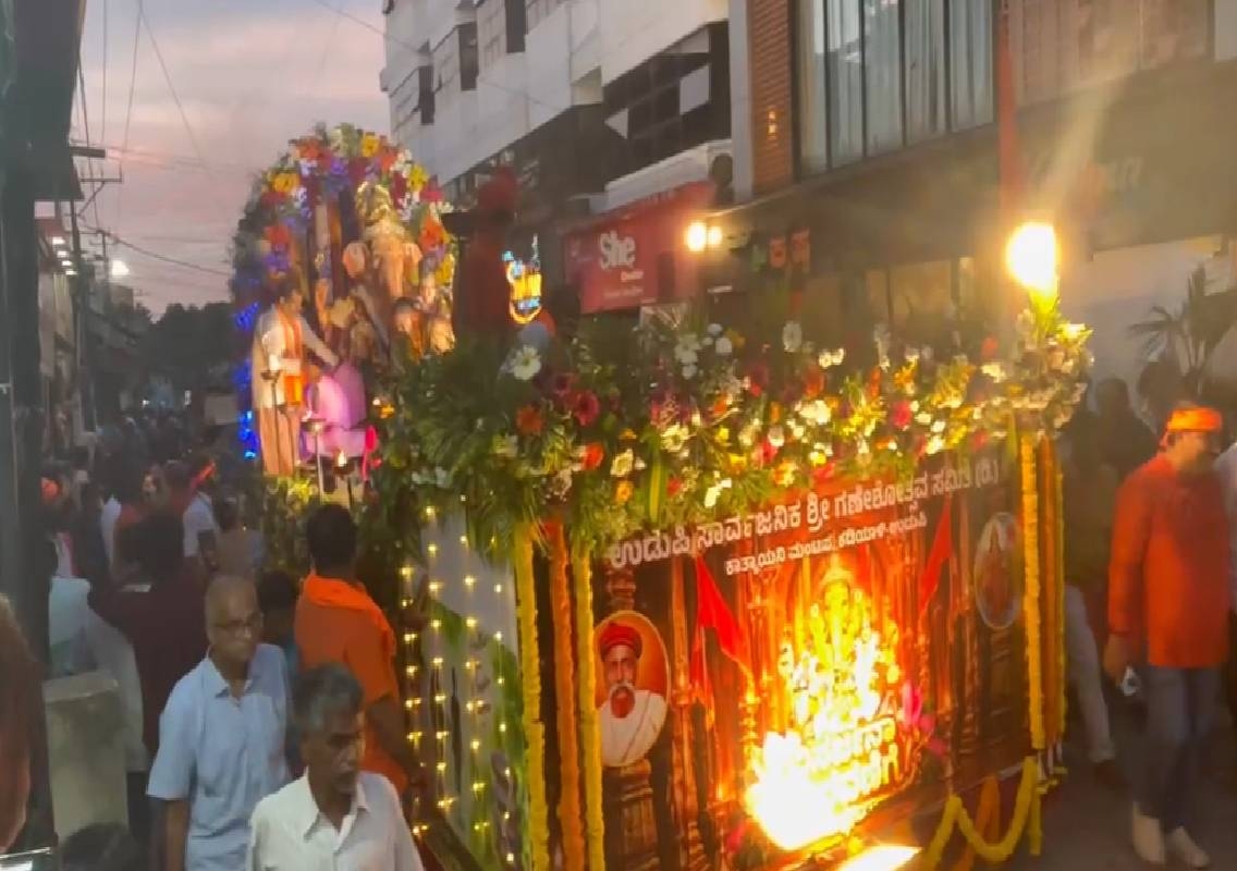 ಭಕ್ತಿಭಾವದ ನಡುವೆ ಕಡಿಯಾಳಿ ಗಣಪನಿಗೆ ಜಲಸ್ತಂಭನ - News Karnataka