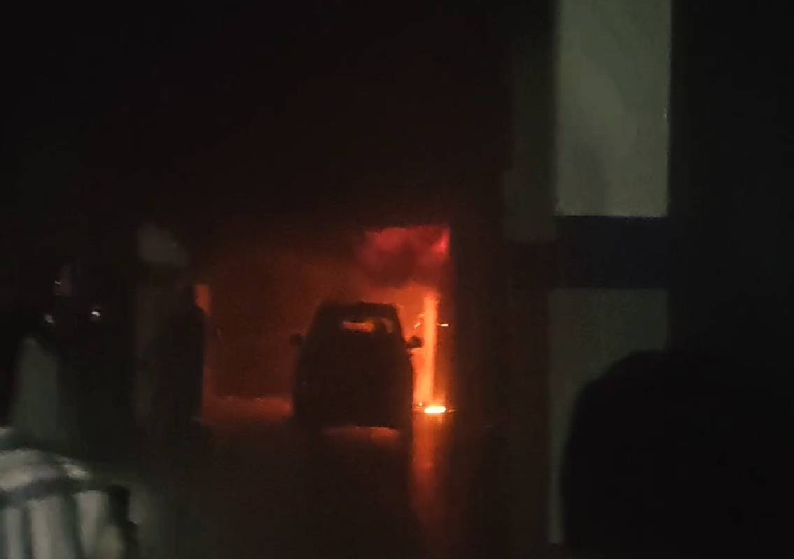 ಪಡೀಲ್ನ ಕಾರು ಶೋರೂಂನಲ್ಲಿ ಬೆಂಕಿ, ವಾಹನಗಳಿಗೆ ಹಾನಿ! - News Karnataka