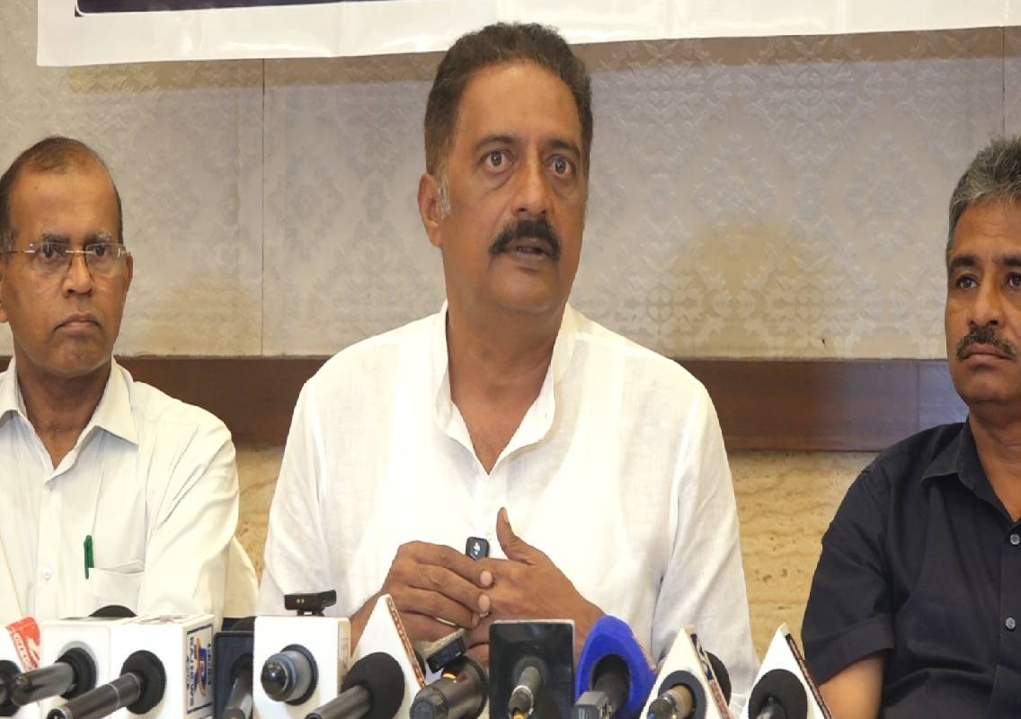 SIR ಪ್ರಕ್ರಿಯೆ ರದ್ದುಪಡಿಸಲು ಆಗ್ರಹ ; ಚುನಾವಣಾ ಆಯೋಗದ ವಿರುದ್ಧ ಪ್ರಕಾಶ್ ರಾಜ್ ಪ್ರಶ್ನೆಗಳ ಮಳೆ..! - News Karnataka