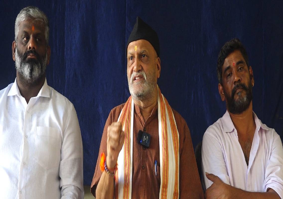 ಕಾನ್ವೆಂಟ್ ಶಾಲೆಗಳ ವಿರುದ್ಧ ಶ್ರೀರಾಮ ಸೇನೆ ಪ್ರತಿಭಟನೆ ಎಚ್ಚರಿಕೆ; ದಸರಾ ರಜೆ ಮಕ್ಕಳ ಹಕ್ಕು, ಶಿಕ್ಷಣ ಸಚಿವರಿಗೆ ಮನವಿ ಸಲ್ಲಿಸಲು ಮುತಾಲಿಕ್ ನಿರ್ಧಾರ! - News Karnataka