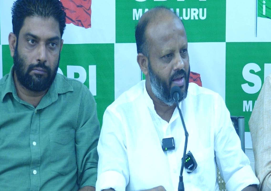 ದಕ್ಷಿಣ ಕನ್ನಡದಲ್ಲಿ ಮುಸ್ಲಿಂ ವ್ಯಕ್ತಿಯ ಕೊಲೆ ಪ್ರಕರಣ; ಇದರ ಸಂಪೂರ್ಣ ಜಾಲ, ಹಣಕಾಸಿನ ಮೂಲ ಬಯಲಿಗೆಳೆಯಲು ತನಿಖೆ ನಡೆಸಿ – ಅನ್ವರ್ ಸಾದತ್ - News Karnataka