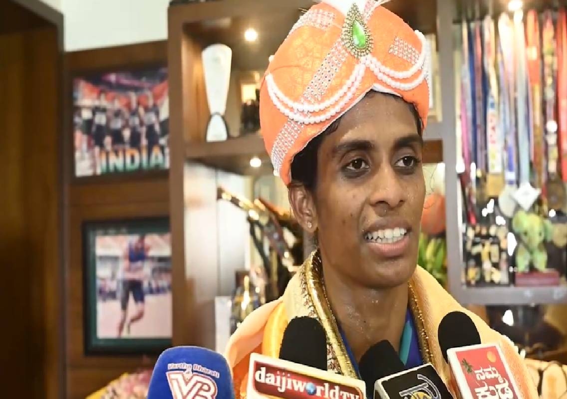 ಏಷ್ಯನ್ ಗೇಮ್ಸ್ ಚಿನ್ನ ಗೆದ್ದ ಎಂ.ಆರ್. ಪೂವಮ್ಮಗೆ ಅಭಿನಂದನೆಗಳ ಮಹಾಪೂರ; ಮುಖ್ಯಮಂತ್ರಿಗಳ ಕರೆಯಿಂದ ದೂರವಾಯ್ತು ಮನದ ಬೇಸರ! - News Karnataka