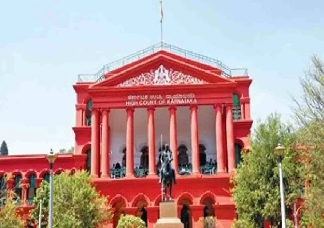 SC ಮತ್ತು ST ಮೀಸಲಾತಿಯನ್ನು 18% ರಿಂದ 24% ಕ್ಕೆ ಏರಿಸುವ ನಿರ್ಧಾರವನ್ನು ರದ್ದುಗೊಳಿಸಿದ ಕರ್ನಾಟಕ ಹೈಕೋರ್ಟ್! - News Karnataka