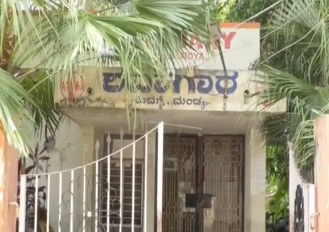 ಮಂಡ್ಯದಲ್ಲಿ ಸಂಬಂಧಕ್ಕೆ ವಿರೋಧ ವ್ಯಕ್ತಪಡಿಸಿದ್ದಕ್ಕೆ ಅಜ್ಜಿಯ ಹತ್ಯೆ: ಸ್ನೇಹಿತನೊಂದಿಗೆ ಸೇರಿ ಕೃತ್ಯವೆಸಗಿದ ಆರೋಪದ ಮೇಲೆ ಮೊಮ್ಮಗಳು ವಶಕ್ಕೆ - News Karnataka