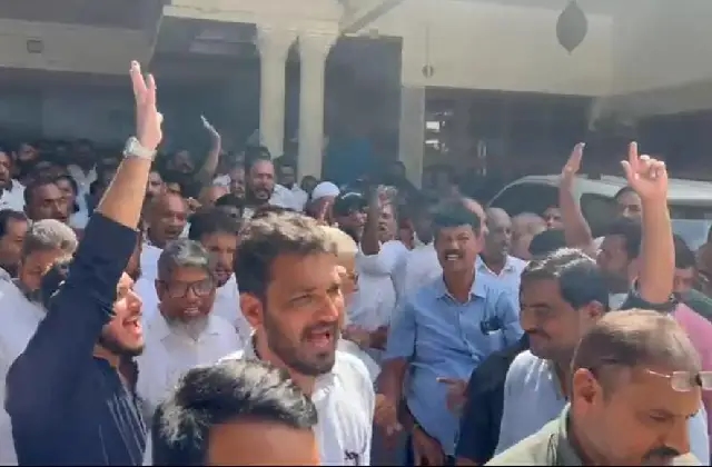 ಮಂಗಳೂರಿನಲ್ಲಿ ಹೈ ಅಲರ್ಟ್: ಕಾಂಗ್ರೆಸ್ ನಿಂದ ಬಿಜೆಪಿ ಕಚೇರಿಗೆ ಮುತ್ತಿಗೆ - News Karnataka