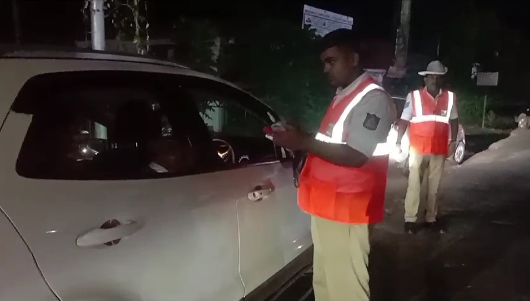 ಮಂಗಳೂರು : ಹೊಸ ವರ್ಷಾಚರಣೆ ಸಂಭ್ರಮ, ನಗರದಲ್ಲಿ ಪೊಲೀಸರಿಂದ ತಪಾಸಣೆ ಕಾರ್ಯ - News Karnataka
