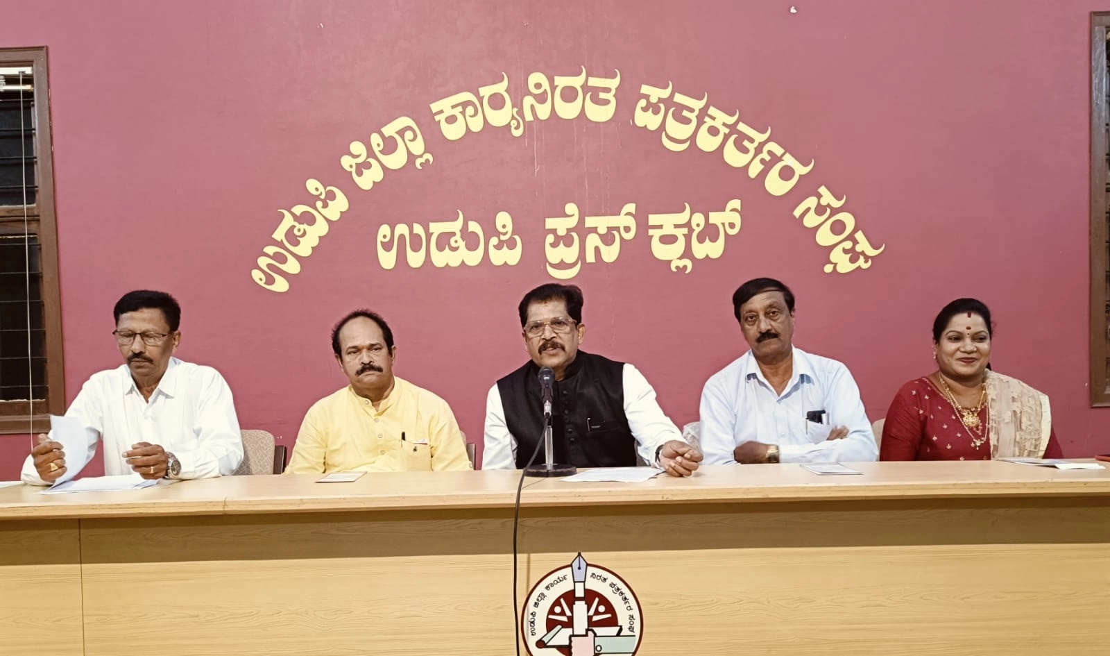 ಜ.5 ರಿಂದ ಉಡುಪಿಯಲ್ಲಿ 23ನೇ ವರ್ಷದ ಕೆಮ್ತೂರು ದೊಡ್ಡಣ್ಣ ಶೆಟ್ಟಿ ನೆನಪಿನ ತುಳು ನಾಟಕ ಸ್ಪರ್ಧೆ - News Karnataka