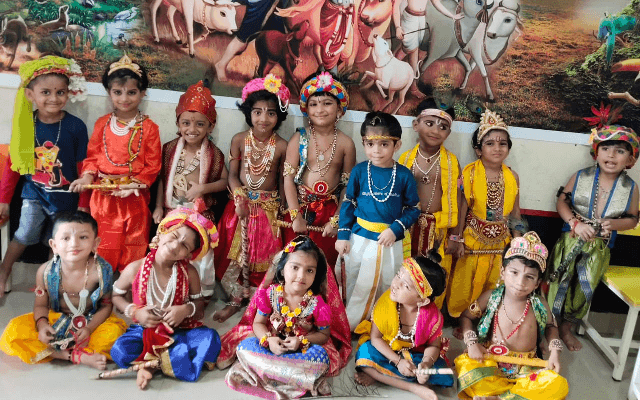 ಪುತ್ತೂರು: ಅಂಬಿಕಾ ವಿದ್ಯಾಲಯ ಸಿಬಿಎಸ್ಇ ಸಂಸ್ಥೆಯಲ್ಲಿ ಶ್ರೀಕೃಷ್ಣ ಜನ್ಮಾಷ್ಟಮಿ ಆಚರಣೆ - News Karnataka