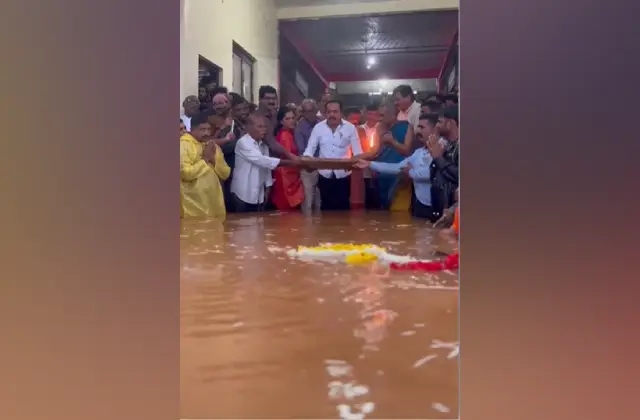 ನೇತ್ರಾವತಿ-ಕುಮಾರಧಾರ ಸಂಗಮ: ಕಣ್ತುಂಬಿಕೊಂಡ ನೂರಾರು ಭಕ್ತ ಸಮೂಹ - News Karnataka