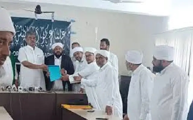 ಹಿಂಸಾಚಾರದ ಹಿಂದಿನ ‘ಗುಪ್ತ ಮಾಸ್ಟರ್ಮೈಂಡ್ಗಳ' ವಿರುದ್ಧ ಕಠಿಣ ಕ್ರಮ ಕೈಗೊಳ್ಳಬೇಕೆಂದು ಹರಿಪ್ರಸಾದ್ ಕರೆ - News Karnataka