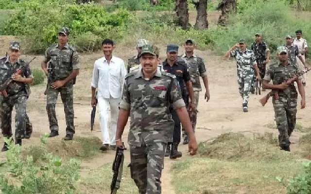ಛತ್ತೀಸ್ಗಢದಲ್ಲಿ ಮಾವೋವಾದಿಗಳ ಅಟ್ಟಹಾಸಕ್ಕೆ ಇಬ್ಬರು ಯೋಧರು ಹುತಾತ್ಮ - News Karnataka