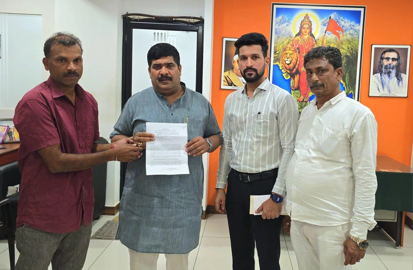 ಪ್ರಜೀತ್ ಎಂ.ಕರ್ಕೇರ ಬಿನ್ ಮಿಥುನ್, ಸ್ಯಾಂಡ್ಸ್ ಫಿಟ್, ಬೆಂಗ್ರೆ ಕುಟುಂಬಕ್ಕೆ ಚೆಕ್ ಹಸ್ತಾಂತರ - News Karnataka