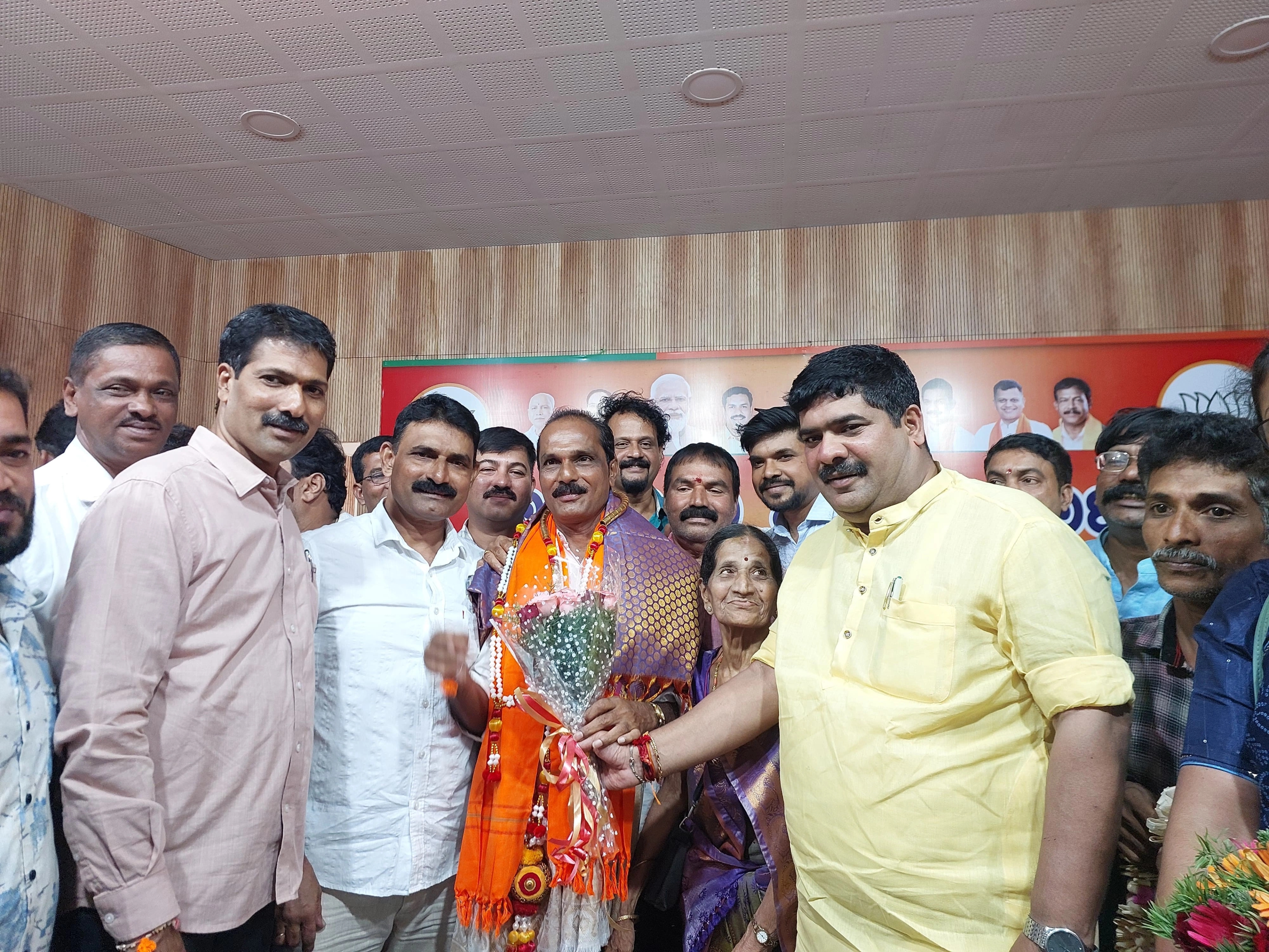 ಮಂಗಳೂರು ನಗರ ದಕ್ಷಿಣ ಮಂಡಲದ ಅಧ್ಯಕ್ಷರಾಗಿ ಶ್ರೀ ರಮೇಶ್ ಕಂಡೆಟ್ಟು ಆಯ್ಕೆ - News Karnataka