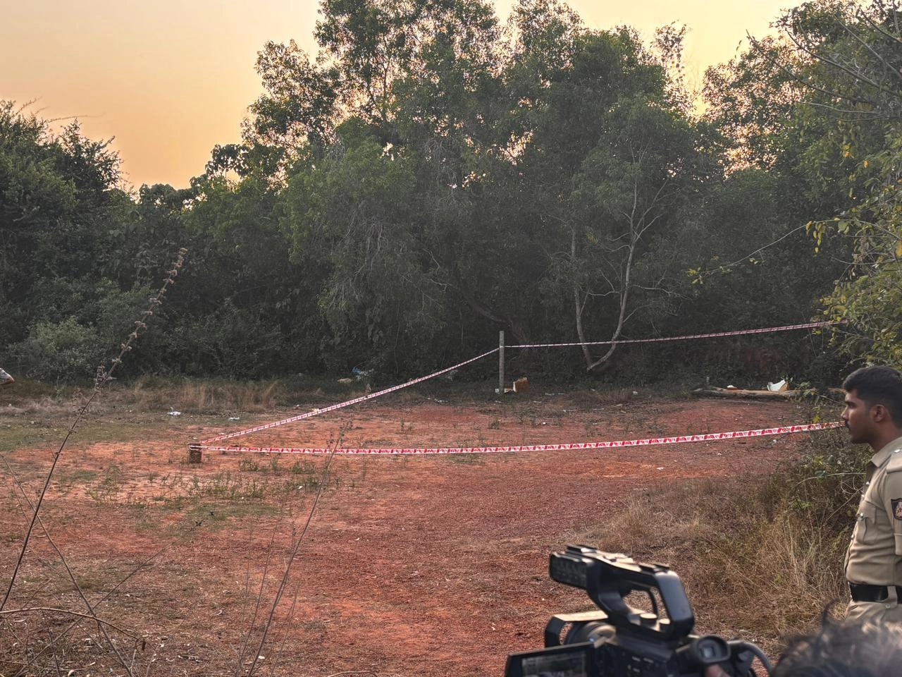 ಪೊಲೀಸರ ಮೇಲೆ ಬಿಯರ್ ಬಾಟಲಿಯಿಂದ ಹಲ್ಲೆ: ಕೋಟೆಕಾರು ಬ್ಯಾಂಕ್ ದರೋಡೆಕೋರನ ಮೇಲೆ ಫೈರಿಂಗ್ - News Karnataka