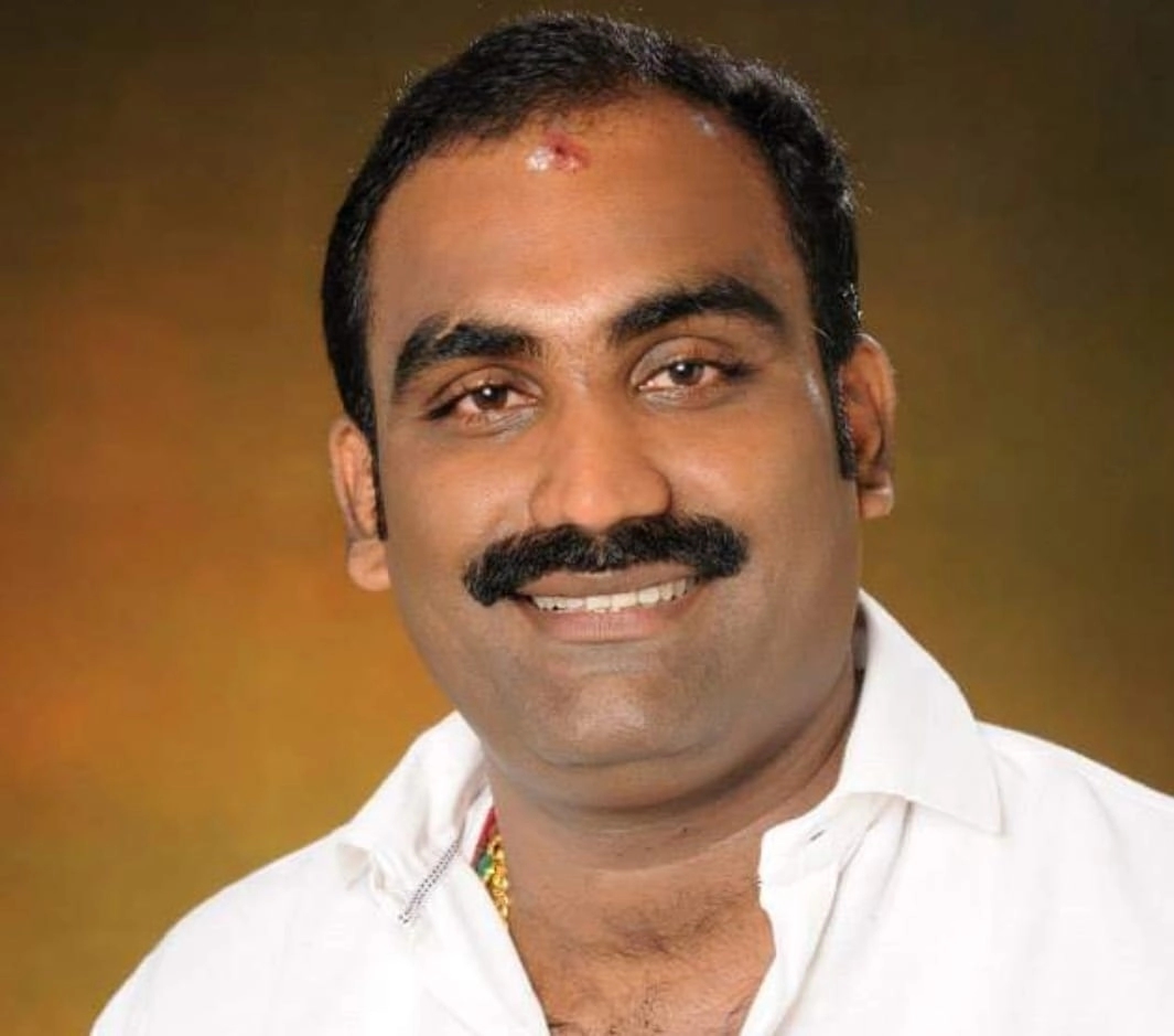 ಪುಷ್ಪಾನಂದ ಫೌಂಡೇಶನ್ ₹25 ಲಕ್ಷ ಪ್ರತಿಭಾ ಪುರಸ್ಕಾರ ವಿತರಣೆ : ಯಶ್ ಪಾಲ್ ಸುವರ್ಣ - News Karnataka