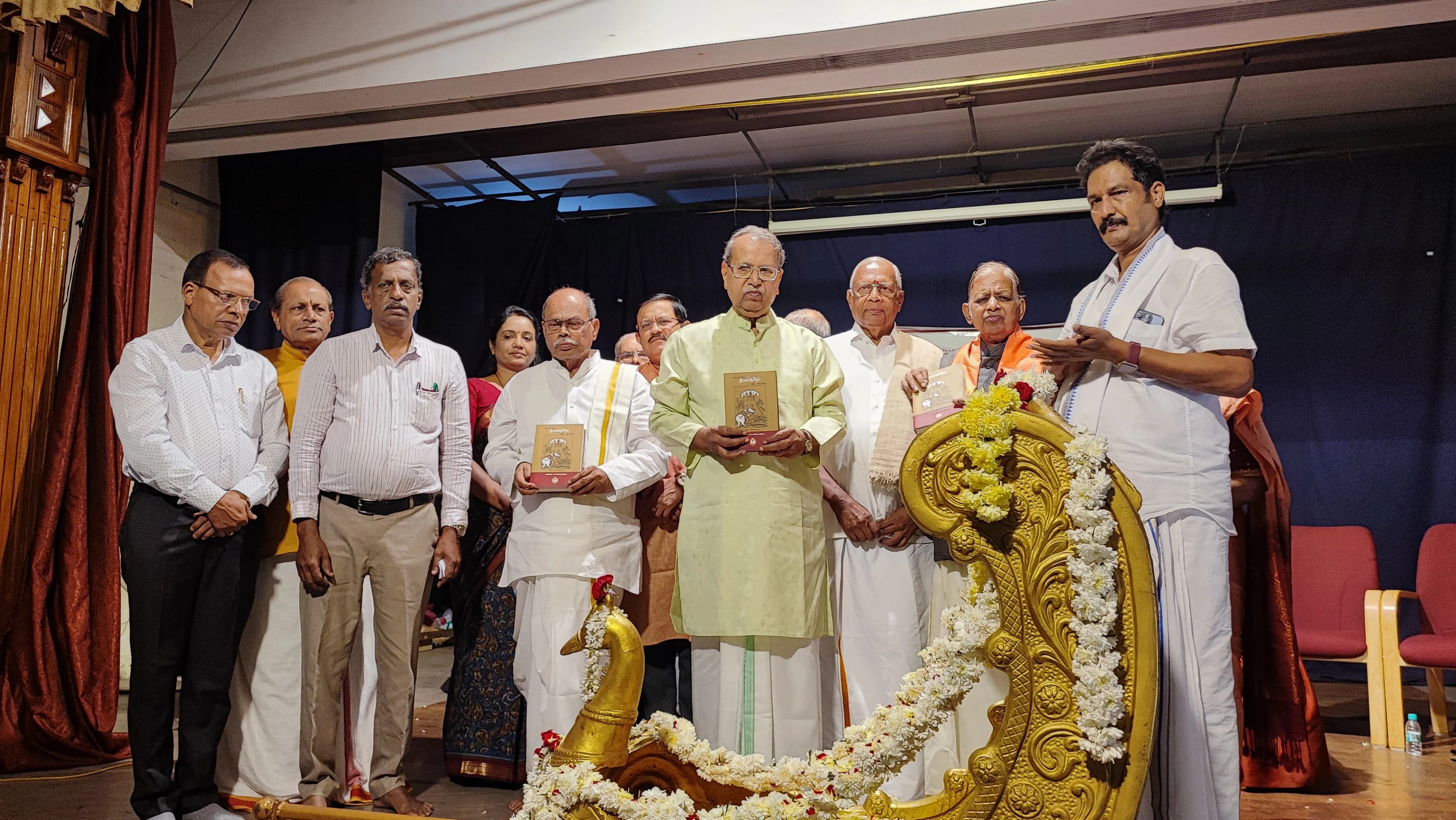 ಉಡುಪಿ: ‘ಶ್ರೀರಾಮಾಶ್ವಮೇದಂ', ‘ನಂದಳಿಕೆ ಐಸಿರಿ ದರ್ಶನ' ಕೃತಿಗಳ ಲೋಕಾರ್ಪಣೆ - News Karnataka