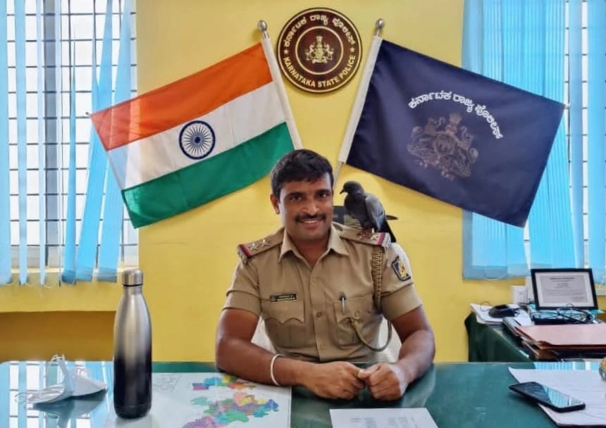 ದಾಸನೂರು, ದೇವನೂರು ಗ್ರಾಮಗಳಲ್ಲಿ ಇಸ್ಪೀಟ್ ಅಡ್ಡೆಯ ಮೇಲೆ ಪೊಲೀಸರ ದಾಳಿ; 15 ಜನರ ಮೇಲೆ ಪ್ರಕರಣ ದಾಖಲು - News Karnataka