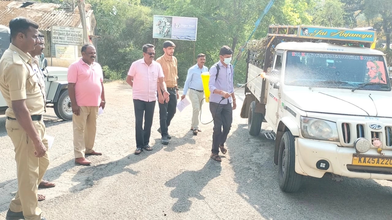 ಮೈಸೂರು: ರಾಜ್ಯ ಹಾಗೂ ನೆರೆ ರಾಜ್ಯಗಳ ಹಲವೆಡೆ ಹಕ್ಕಿ ಜ್ವರದ ಭೀತಿ - News Karnataka