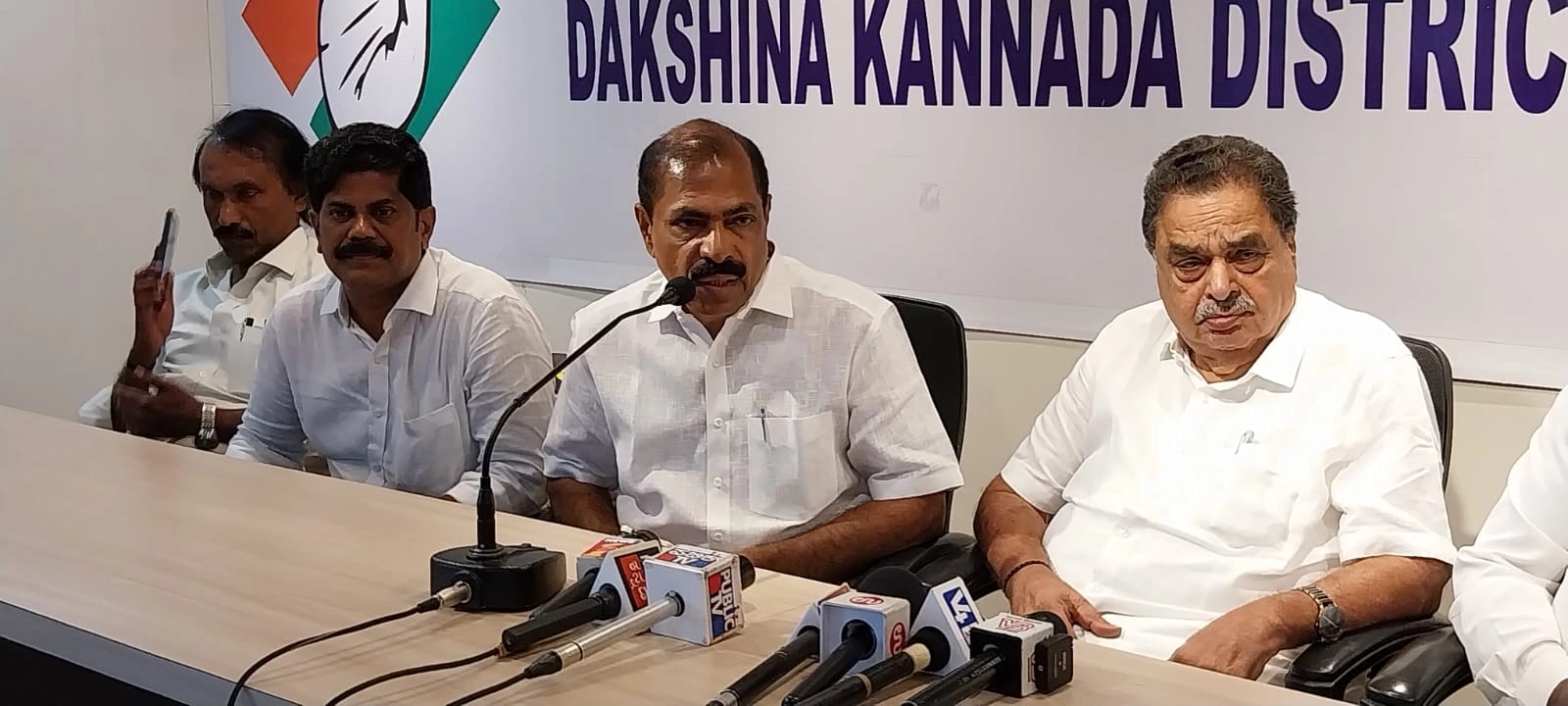 ದಿಗಂತ್ ನಾಪತ್ತೆ ಪ್ರಕರಣ: ಪ್ರಚೋದನಾಕಾರಿ ಭಾಷಣ ಮಾಡಿದ ನಾಯಕರ ವಿರುದ್ಧ ಪ್ರಕರಣ ದಾಖಲಿಸಿ: ರಮಾನಾಥ ರೈ - News Karnataka