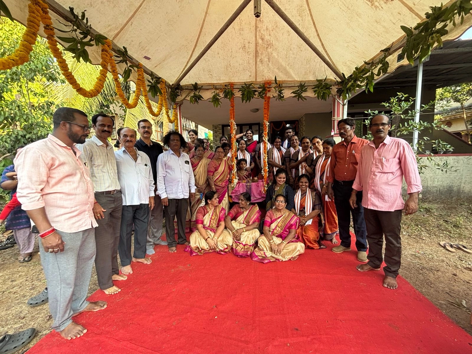 ಉಡುಪಿ: ತಬ್ಬಲಿ ಗಂಡು ಕರುವಿಗೆ ನಾಮಕರಣ, ತೊಟ್ಟಿಲು ಶಾಸ್ತ್ರ.! - News Karnataka