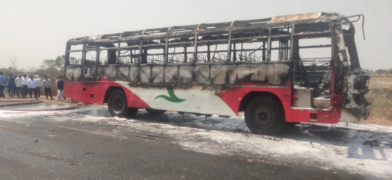 ಬೀದರ್ : ಹೊತ್ತಿ ಉರಿದ KKRTC ಬಸ್: ಪ್ರಯಾಣಿಕರು ಪಾರು - News Karnataka