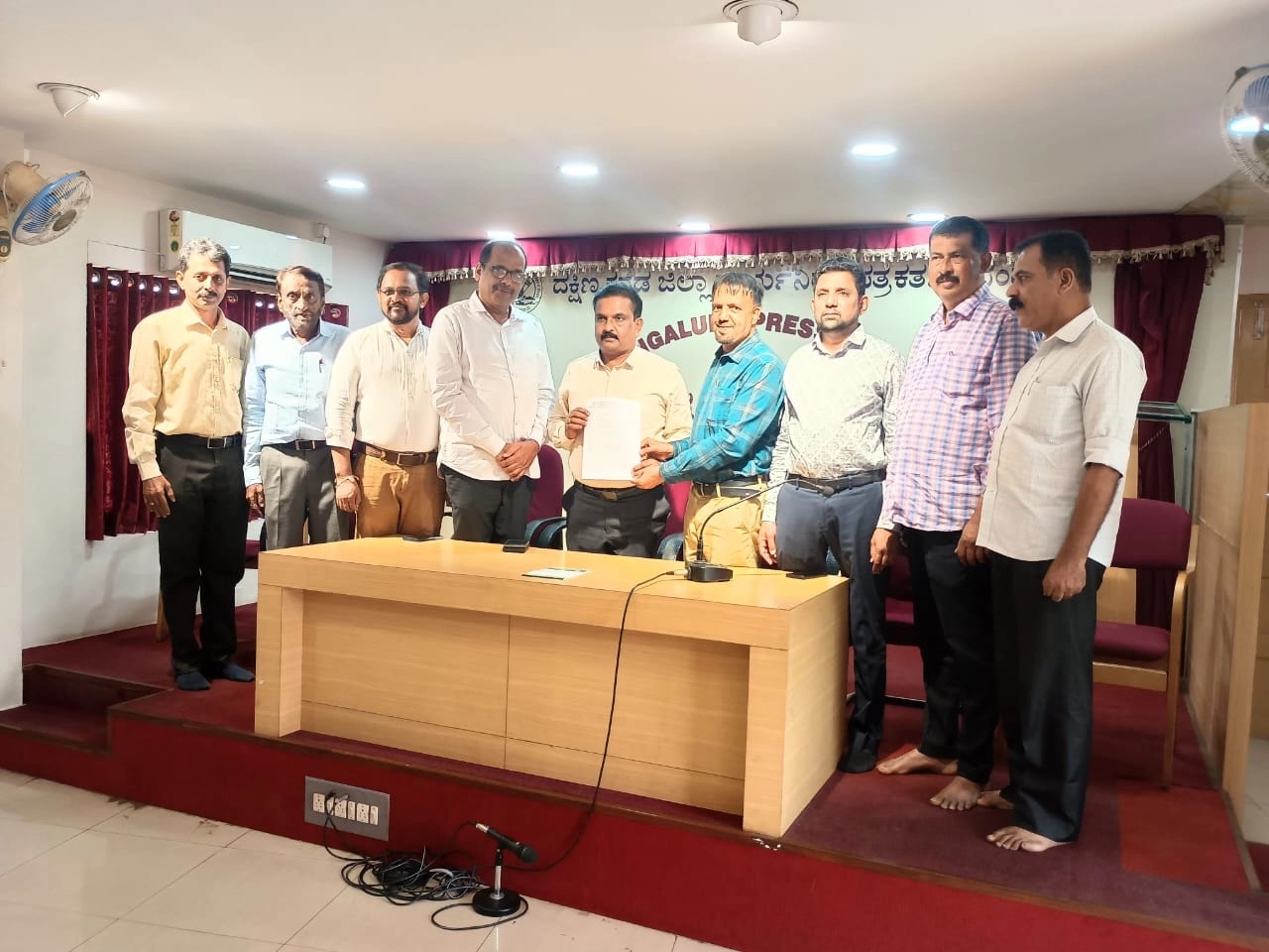 ದ.ಕ. ಜಿಲ್ಲಾ ಕಾರ್ಯನಿರತ ಪತ್ರಕರ್ತರ ಸಂಘ ರಾಜ್ಯಕ್ಕೆ ಮಾದರಿ: ಕೆ.ವಿ. ಪ್ರಭಾಕರ್ - News Karnataka