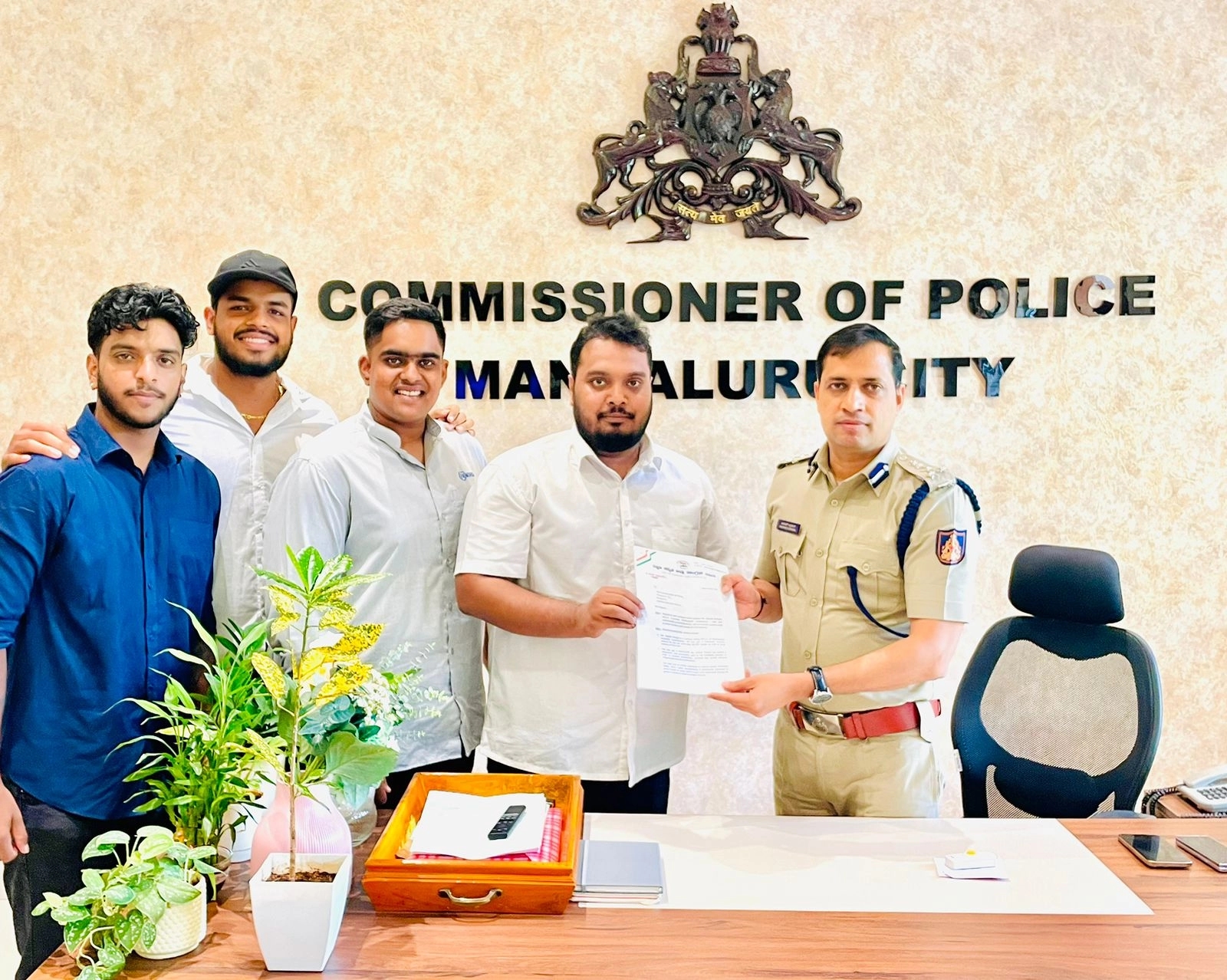 ಬಿಜೆಪಿ ಶಾಸಕ ಹರೀಶ್ ಪೂಂಜಾ ವಿರುದ್ಧ ಕ್ರಮಕ್ಕೆ ಆಗ್ರಹಿಸಿ ಪೊಲೀಸ್ ಆಯಕ್ತರಿಗೆ ಕಾಂಗ್ರೆಸ್ ನಿಂದ ಮನವಿ - News Karnataka