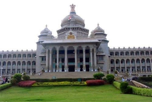 ಗ್ರಾ.ಪಂ.ವ್ಯಾಪ್ತಿಯಲ್ಲಿ ನಿರ್ಮಾಣವಾದ ಅನಧಿಕೃತ ಕಟ್ಟಡಗಳ ನೆಲಸಮಗೊಳಿಸಲು ಸರ್ಕಾರದಿಂದ ಆದೇಶ! - News Karnataka