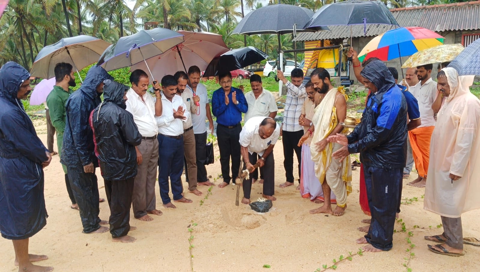 ಕಾಪು: ನಡ್ಸಾಲು – ನಡಿಪಟ್ನ ಕಡಲ ತೀರದಲ್ಲಿ ಪ್ರತಿಬಂಧಕ ಕಾಮಗಾರಿಗೆ ಭೂಮಿಪೂಜೆ - News Karnataka