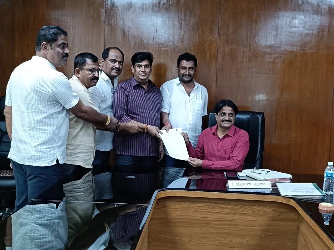 ಮಂಡ್ಯ ಜಿಲ್ಲಾ ಸಹಕಾರ ಹಾಲು ಒಕ್ಕೂಟದ ನೂತನ ಅಧ್ಯಕ್ಷರಾಗಿ ಶಿವಕುಮಾರ್, ಉಪಾಧ್ಯಕ್ಷರಾಗಿ ಕೃಷ್ಣೇಗೌಡ ಆಯ್ಕೆ - News Karnataka