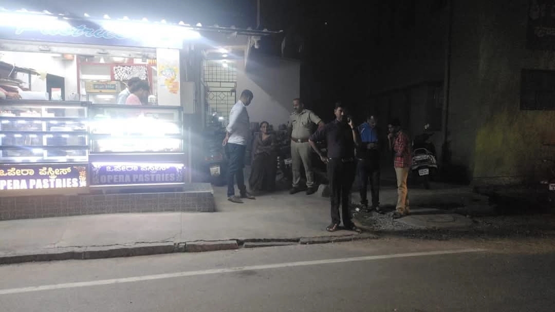 ಮಹಿಳೆಯ ಚಿನ್ನದ ಸರ ಕಿತ್ತು ಪರಾರಿ: ಸ್ಥಳಕ್ಕೆ ಪೊಲೀಸರ ಭೇಟಿ - News Karnataka
