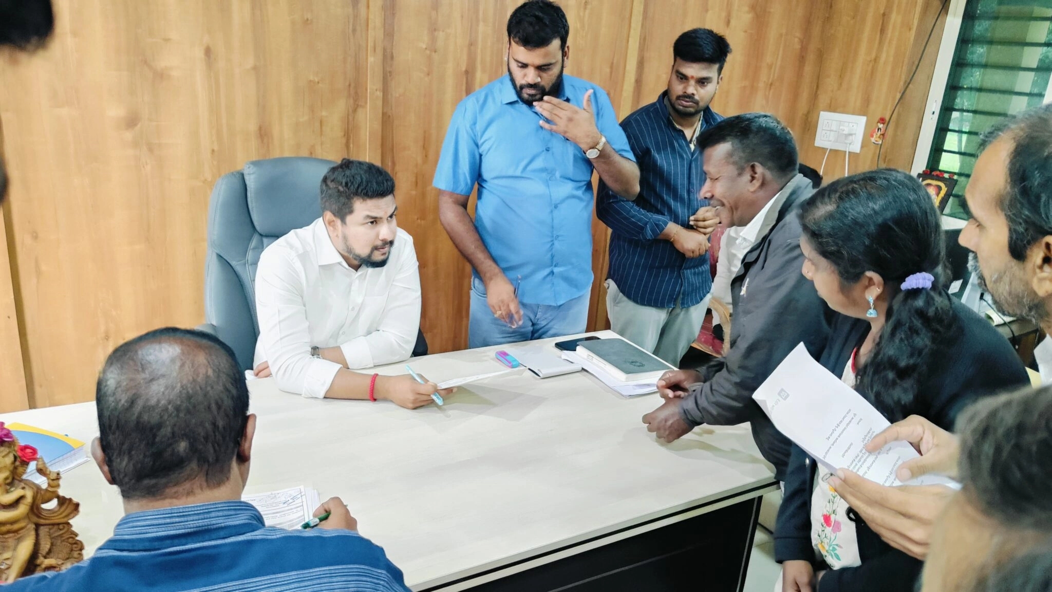 ಕೆಡಿಪಿ ಸಭೆಯಲ್ಲಿ ಅಧಿಕಾರಿಗಳಿಗೆ ಬೆವರಿಳಿಸಿದ ಶಾಸಕ ದರ್ಶನ್ ಧ್ರುವನಾರಾಯಣ್…! - News Karnataka