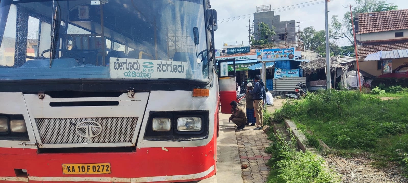 ನಂಜನಗೂಡು: ಸಾರಿಗೆ ಬಸ್ಸಿನ ಟೈಯರ್ ಬ್ಲಾಸ್ಟ್, ಹತ್ತಕ್ಕೂ ಹೆಚ್ಚು ಪ್ರಯಾಣಿಕರಿಗೆ ಗಂಭೀರ ಗಾಯ! - News Karnataka