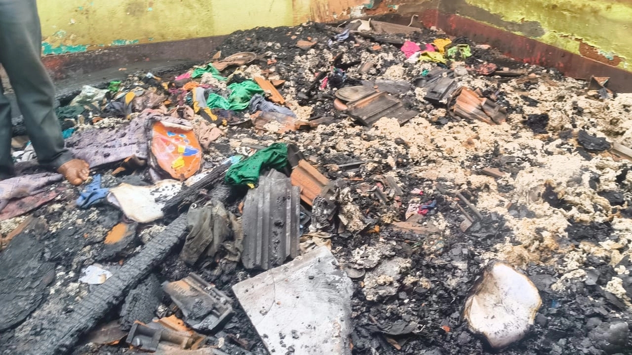 ಸಿಲಿಂಡರ್ ಸೋರಿಕೆ, ಅತ್ತೆ ಸೊಸೆ ಪ್ರಾಣಾಪಾಯದಿಂದ ಪಾರು! - News Karnataka