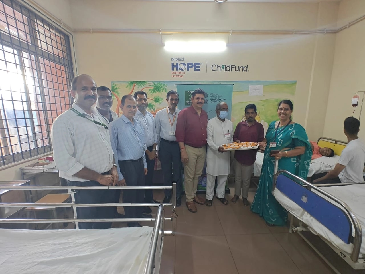 ತಲೆ ಸಿಮಿಯಾ ರೋಗಿಗಳಿಗೆ ನ್ಯೂಟ್ರಿಶಿಯನ್ ಬಾರ್ ಕೊಡುಗೆ ನೀಡಿದ ಎಂ.ಆರ್.ಪಿ.ಎಲ್ - News Karnataka