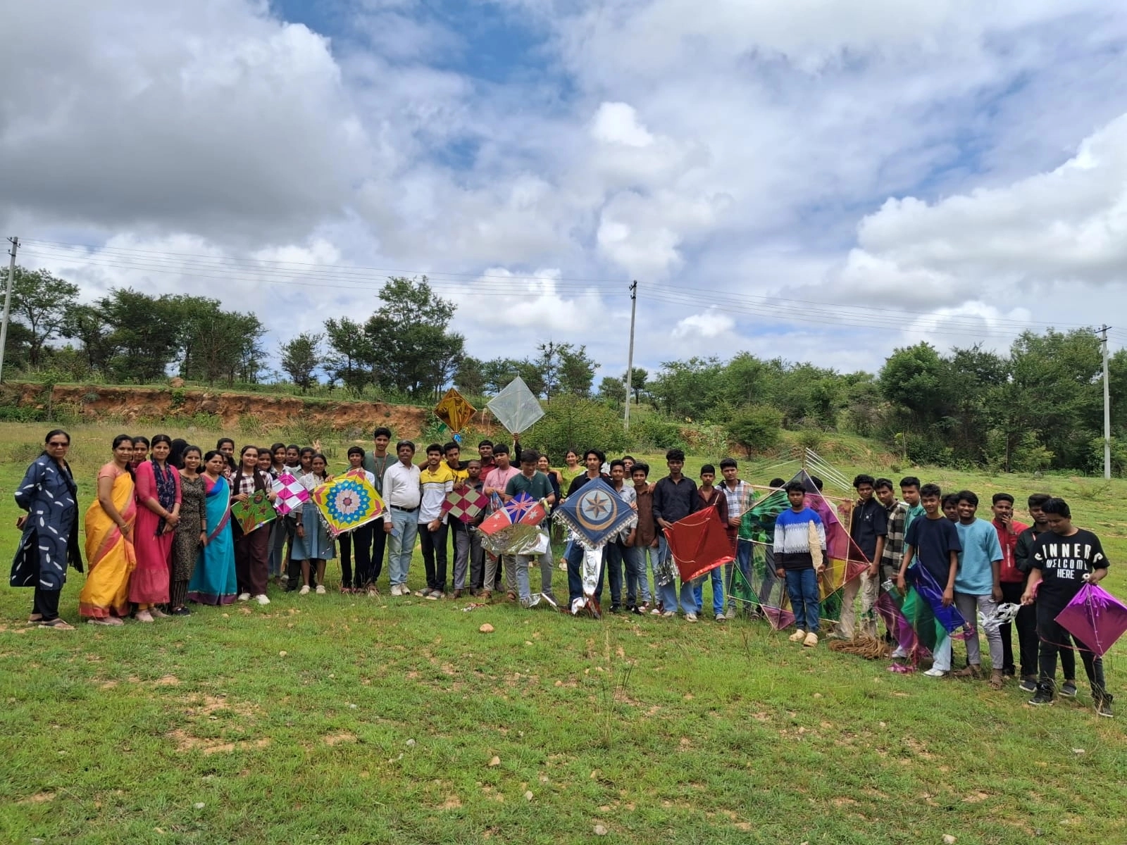 ಉತ್ಸಾಹ ಹೆಚ್ಚಿಸುವ ಗಾಳಿಪಟ ಹಾರಿಸುವ ಸ್ಪರ್ಧೆ - News Karnataka