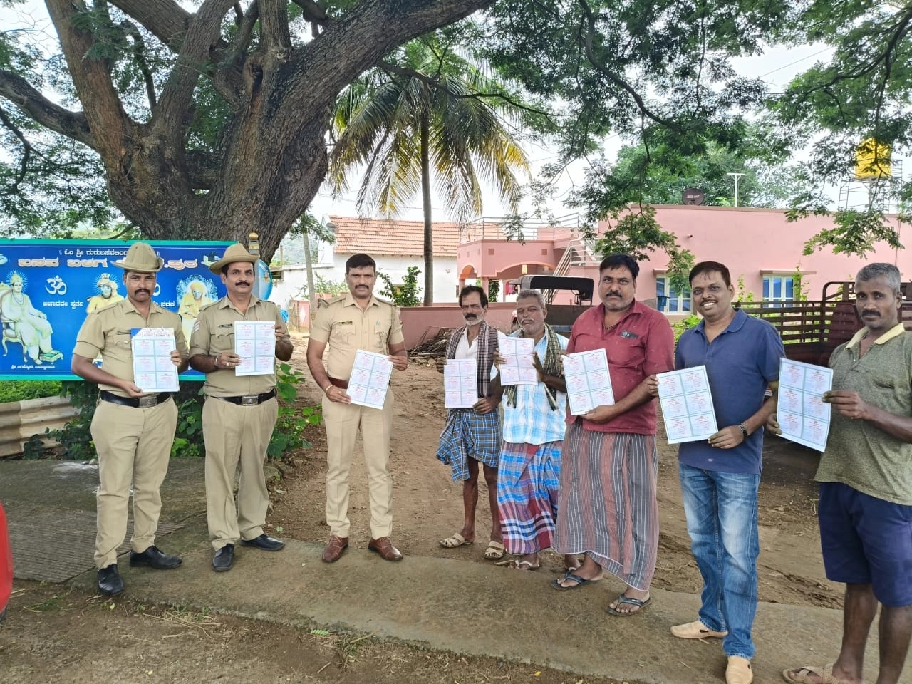 "ಮನೆ ಮನೆಗೆ ಪೊಲೀಸ್" ಕಾರ್ಯಕ್ರಮಕ್ಕೆ ಚಾಲನೆ - News Karnataka