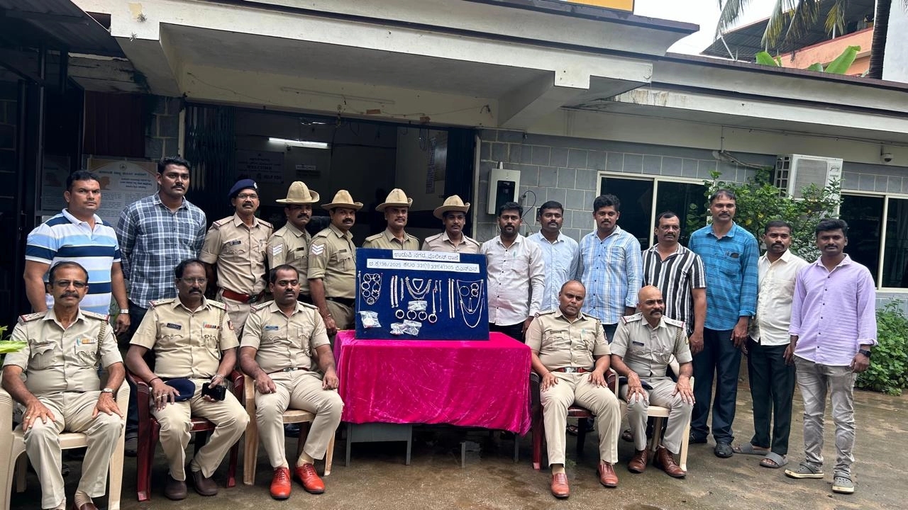 ಲೋಕೋಪಯೋಗಿ ಕ್ವಾಟ್ರಸ್ನಲ್ಲಿ ಕಳ್ಳತನ ಪ್ರಕರಣ; ಇಬ್ಬರು ಕುಖ್ಯಾತ ಕಳ್ಳರ ಬಂಧನ - News Karnataka