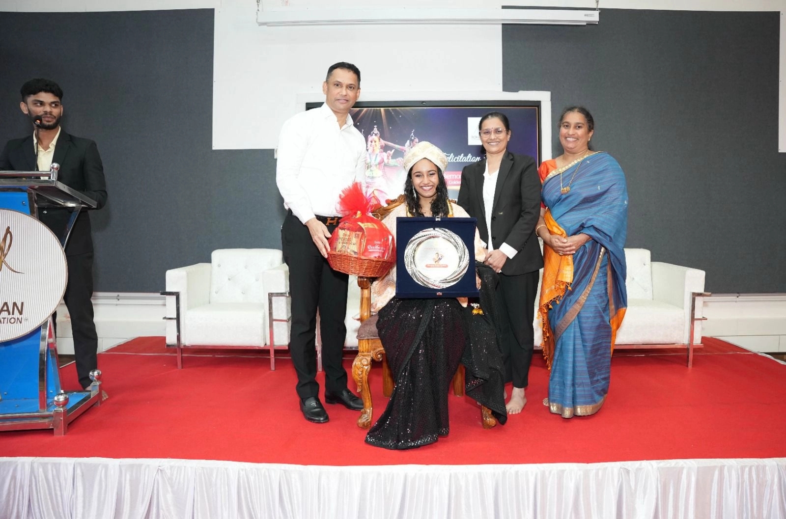 7 ದಿನ, ನಿರಂತರ ನೃತ್ಯ –ಗೋಲ್ಡನ್ ಬುಕ್ ಆಫ್ ವರ್ಲ್ಡ್ ರೆಕಾರ್ಡ್ ಸಾಧನೆ ಮಾಡಿದ ಮಂಗಳೂರಿನ ಯುವತಿಗೆ ರೋಹನ್ ಕಾರ್ಪೋರೇಶನ್ ಸಂಸ್ಥೆಯಿಂದ ಗೌರವ ಸನ್ಮಾನ - News Karnataka