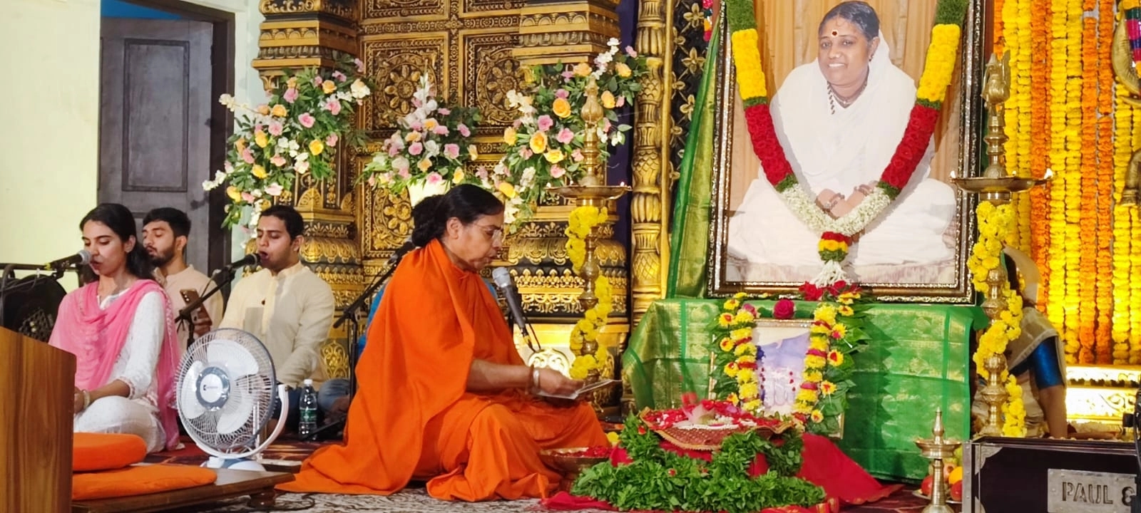 ಮನುಷ್ಯತ್ವ, ಮೋಕ್ಷತ್ವ, ಸಜ್ಜನರ ಸಂಗದಿಂದ ಜೀವನದ ಗುರಿ ತಲುಪಲು ಸಾಧ್ಯ- ಸ್ವಾಮಿನಿ ಮಂಗಳಾಮೃತ ಪ್ರಾಣ - News Karnataka