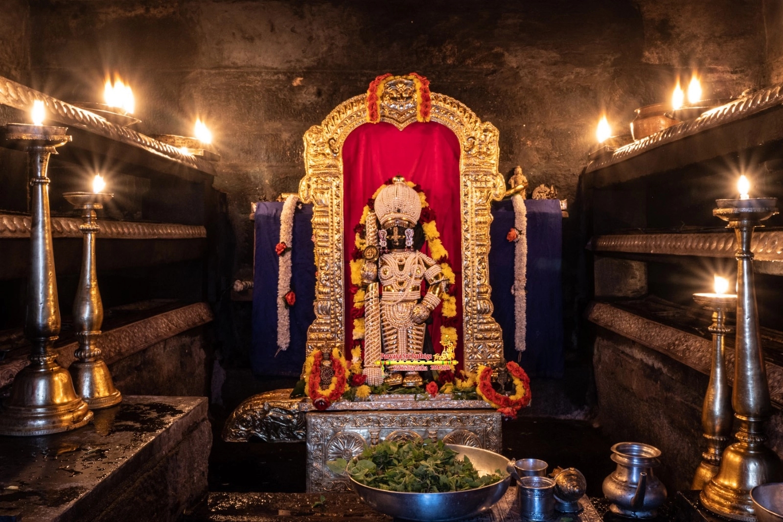 ಶ್ರೀ ಪುತ್ತಿಗೆ ಮಠದ ಕಿರಿಯ ಶ್ರೀಗಳಿಗೆ 37ನೇ ಜನ್ಮ ನಕ್ಷತ್ರ ಸಂಭ್ರಮ: ಕೃಷ್ಣ ದೇವರಿಗೆ ಮುತ್ತಿನ ಕವಚ ಸಮರ್ಪಣೆ - News Karnataka