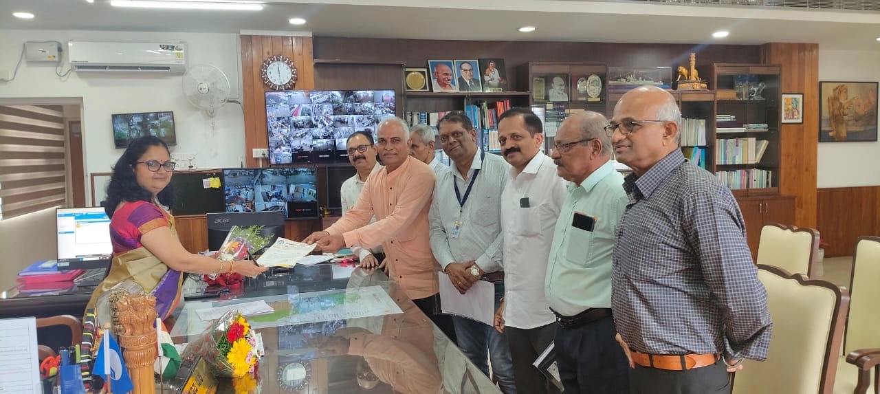 ಇಂದ್ರಾಳಿ ರೈಲ್ವೆ ನಿಲ್ದಾಣಕ್ಕೆ ಸಿಟಿ ಬಸ್ ಸಂಚಾರ ವ್ಯವಸ್ಥೆ ಕಲ್ಪಿಸಿ; ಉಡುಪಿ ರೈಲ್ವೆ ಯಾತ್ರಿ ಸಂಘದಿಂದ ಜಿಲ್ಲಾಧಿಕಾರಿಗೆ ಮನವಿ - News Karnataka
