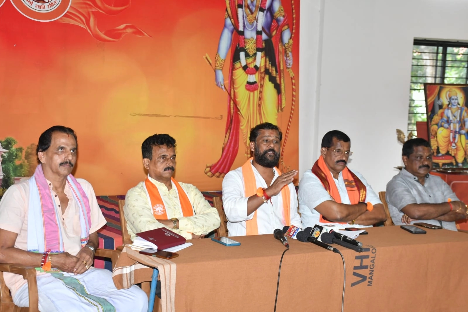 ಡಿಜೆ ಬಳಕೆಗೆ ವಿರೋಧವಿದೆ, ಆದರೆ ಧಾರ್ಮಿಕ ಕಾರ್ಯಕ್ರಮಗಳ ಆಚರಣೆಗೆ ಅಡ್ಡಿ ಪಡಿಸುವ ನಿಯಮ ಸಲ್ಲದು! - News Karnataka