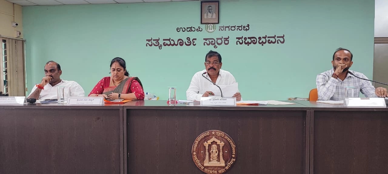 ಉಡುಪಿ ಹಾಗೂ ಮಣಿಪಾಲದಲ್ಲಿ ಹೊಟೇಲ್, ಅಂಗಡಿಗಳು ರಾತ್ರಿ 11 ಗಂಟೆಯವರೆಗೆ ತೆರೆದಿಡಲು ಅವಕಾಶ - News Karnataka