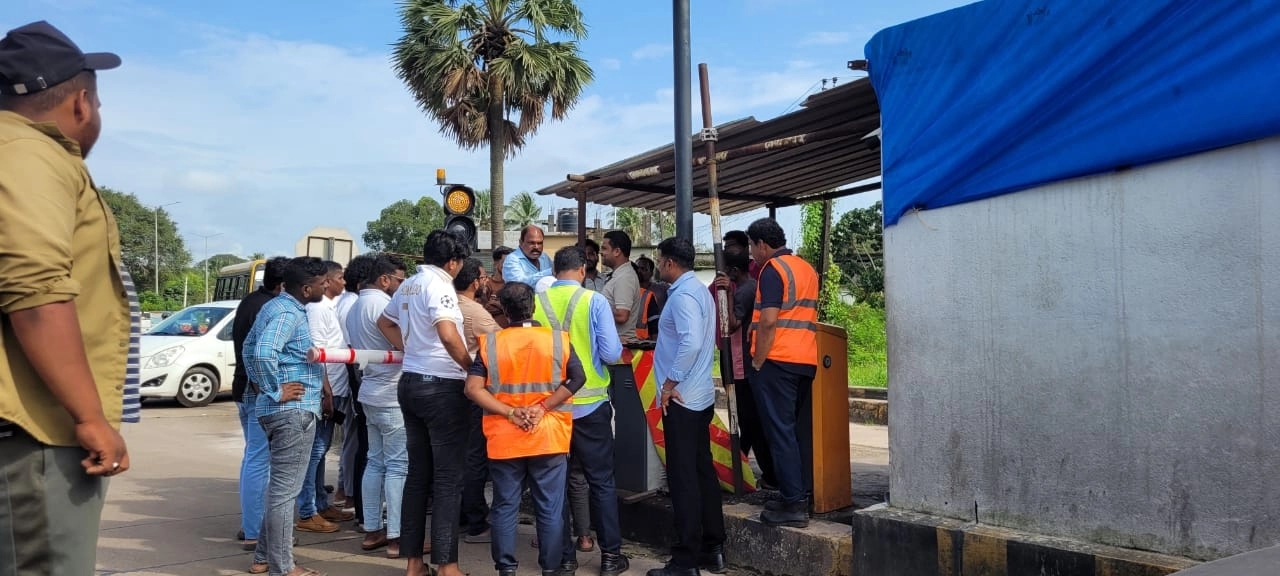 ಹೆಜಮಾಡಿ: ಟೋಲ್ ವಿನಾಯಿತಿ ಇದ್ದರೂ, ಖಾತೆಯಿಂದ ಹಣ ಕಡಿತ, ಸ್ಥಳೀಯರಿಂದ ಆಕ್ರೋಶ! - News Karnataka