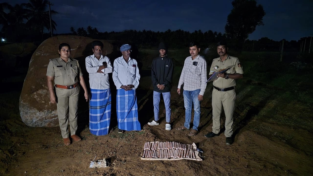 ಅಕ್ರಮವಾಗಿ ಸಂಗ್ರಹಿಸಿದ್ದ ಕ್ವಾರಿ ಸ್ಪೋಟಕಗಳ ವಶ! - News Karnataka
