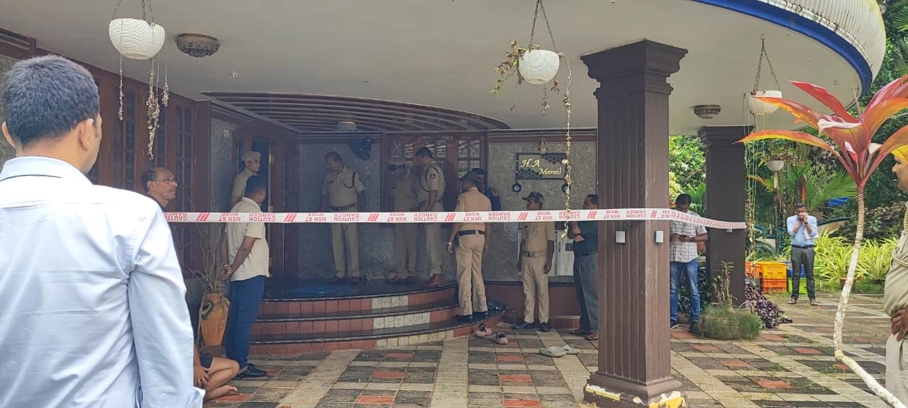 ಉಡುಪಿ: ತನ್ನ ಸಹಚರರಿಂದಲೇ ಬರ್ಬರವಾಗಿ ಹತ್ಯೆಯಾದ ಎಕೆಎಂಎಸ್ ಬಸ್ ಮಾಲೀಕ ಸೈಫುದ್ದೀನ್ ? - News Karnataka